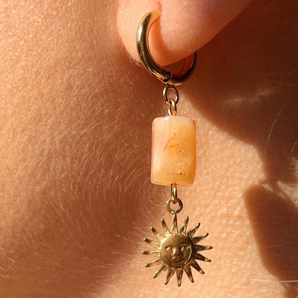 Red agate sun earrings - Picture 2 of 5
